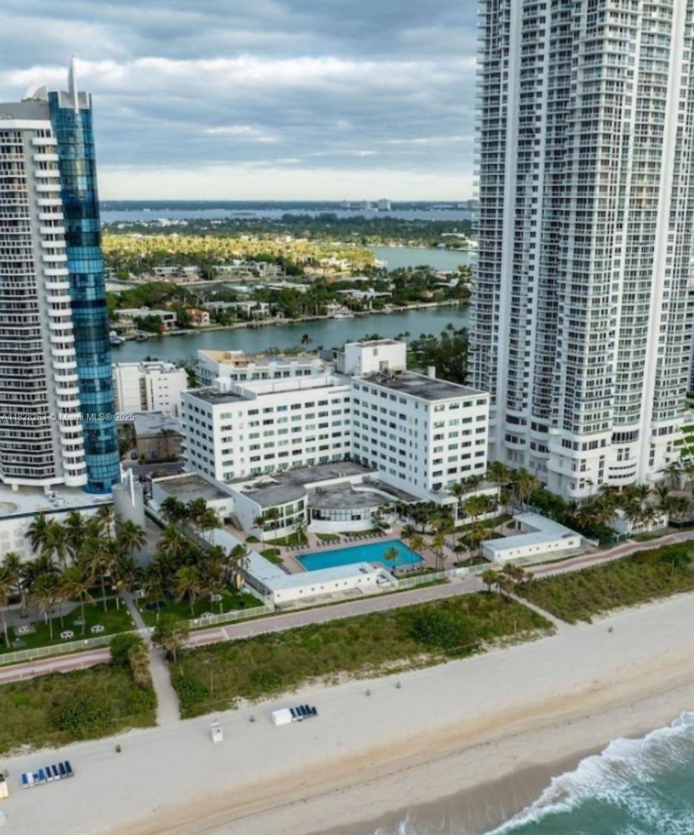 Miami Beach, FL 33141,6345 Collins Ave #715