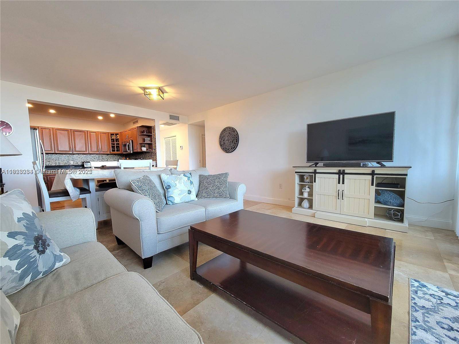 Hollywood, FL 33019,3505 S Ocean Dr #320