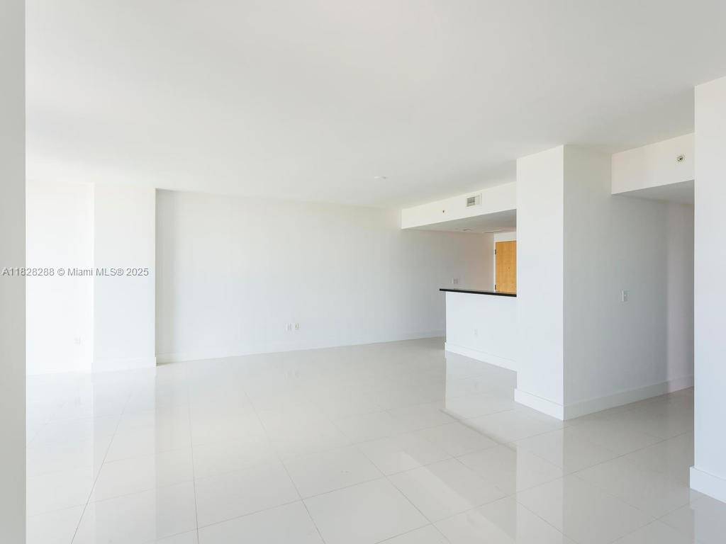 Miami, FL 33132,244 Biscayne Blvd #1102