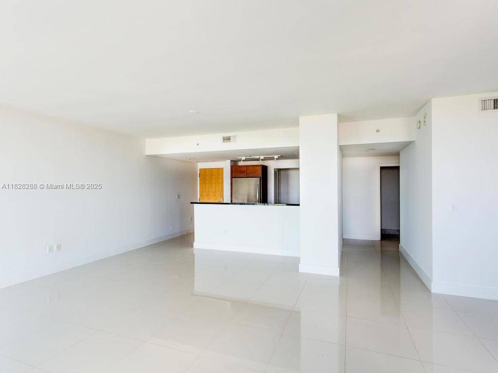Miami, FL 33132,244 Biscayne Blvd #1102
