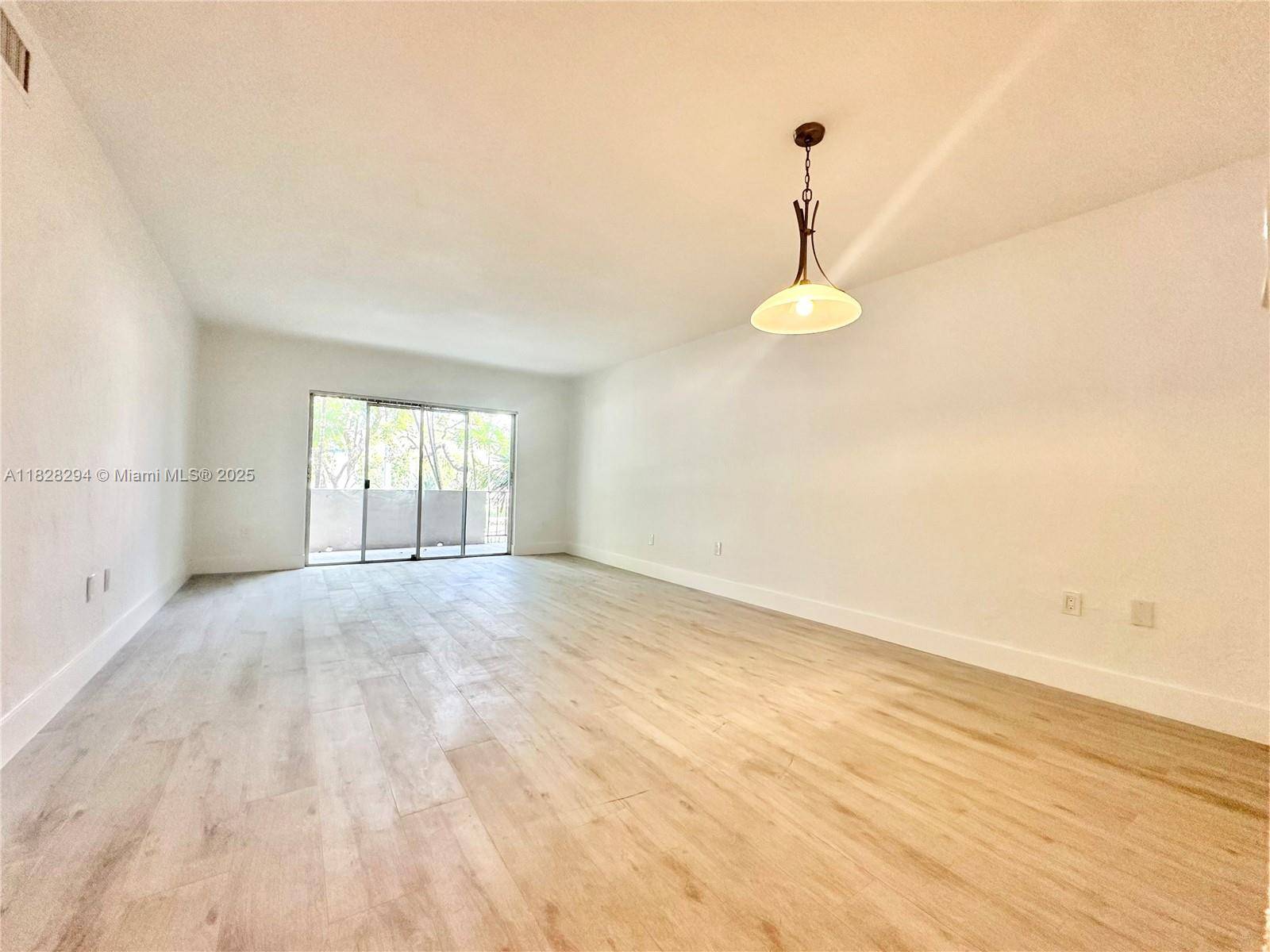 Pinecrest, FL 33156,6890 N Kendall Dr #B204