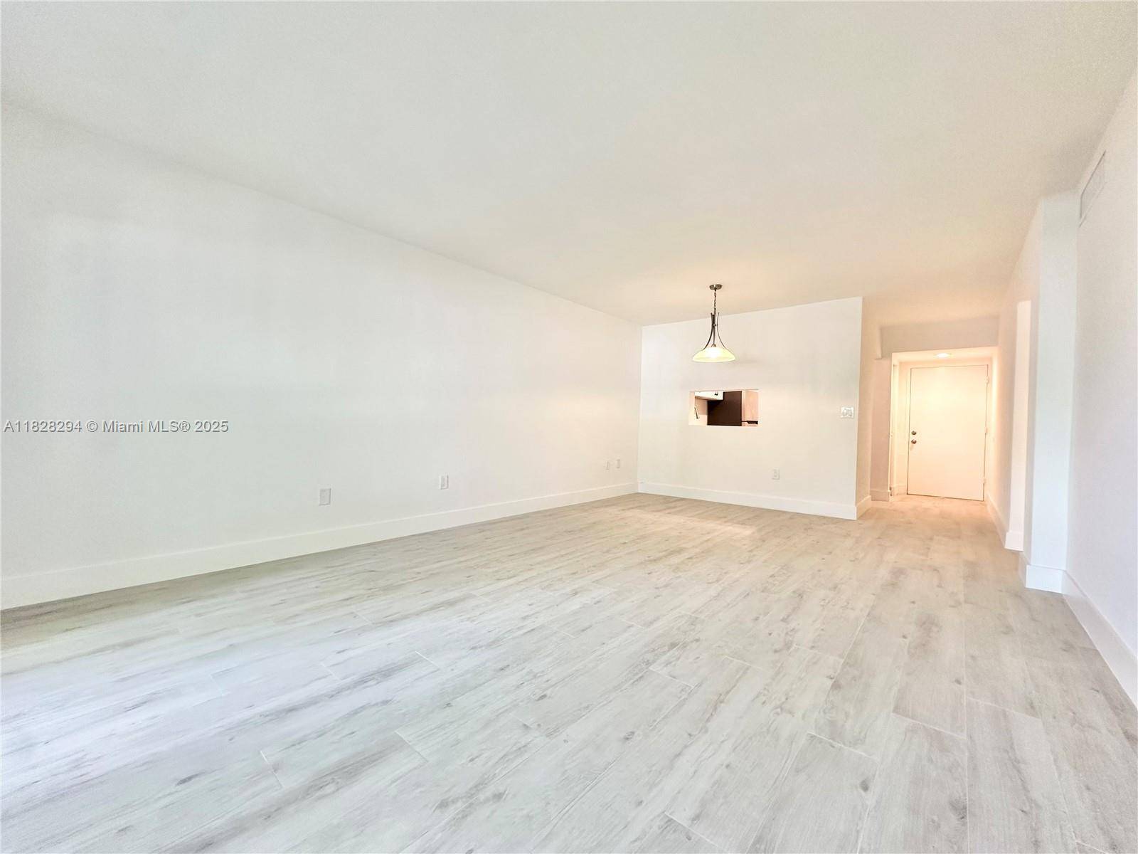 Pinecrest, FL 33156,6890 N Kendall Dr #B204
