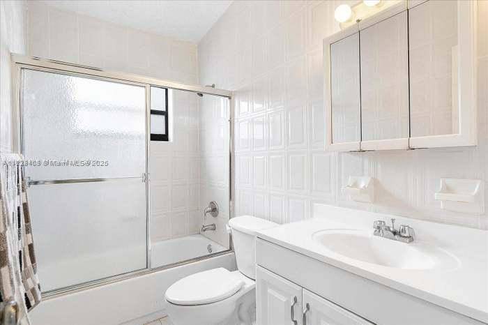 North Miami Beach, FL 33162,450 NE 175th St