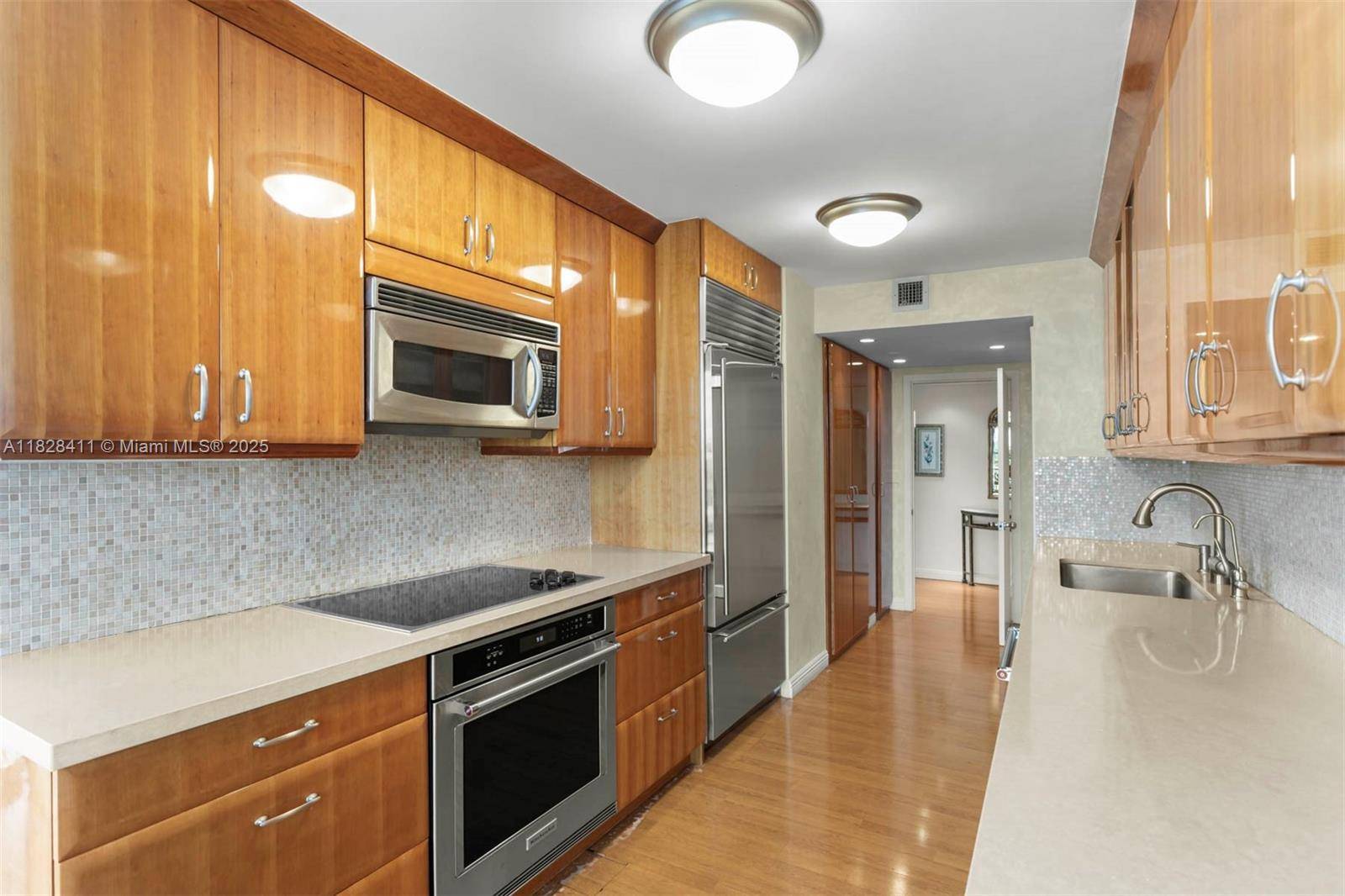 Aventura, FL 33180,19667 Turnberry Way #12-E