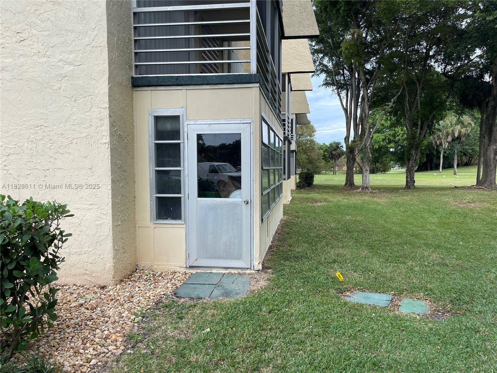 Tamarac, FL 33321,9070 Lime Bay Blvd #115
