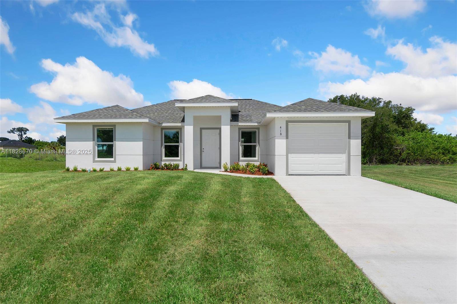 Lehigh Acres, FL 33974,418 PINEHURST AVE