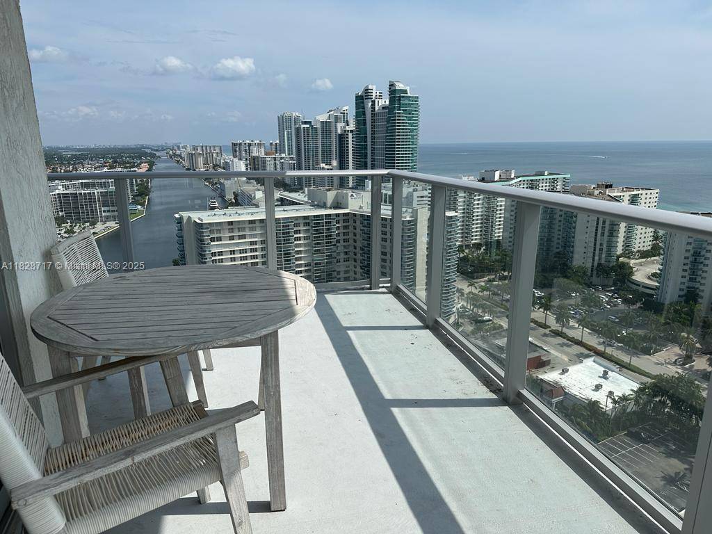 Hollywood, FL 33019,4010 S Ocean Dr #R2301