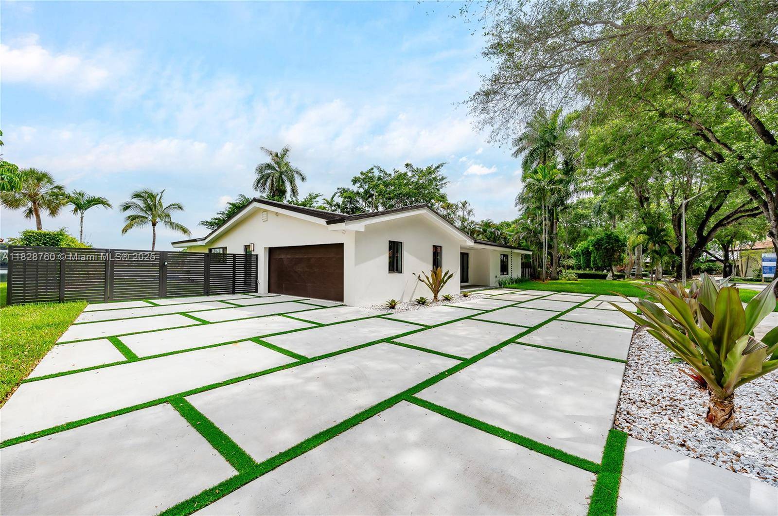Miami Lakes, FL 33014,7101 E Troon Cir