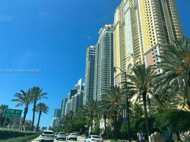 Sunny Isles Beach, FL 33160,17021 N Bay Rd #120