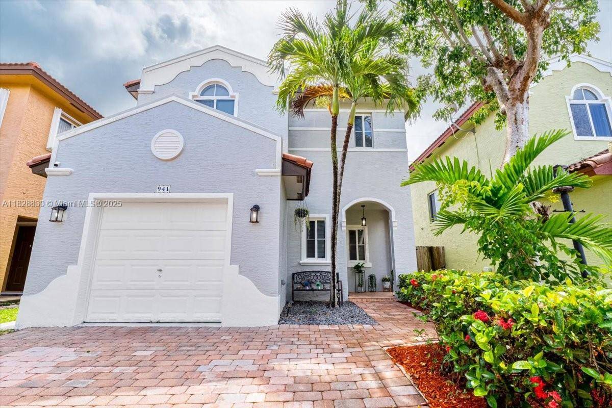 Homestead, FL 33033,941 NE 41st Ter