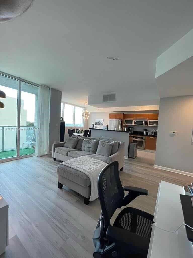 Miami, FL 33132,244 Biscayne Blvd #608