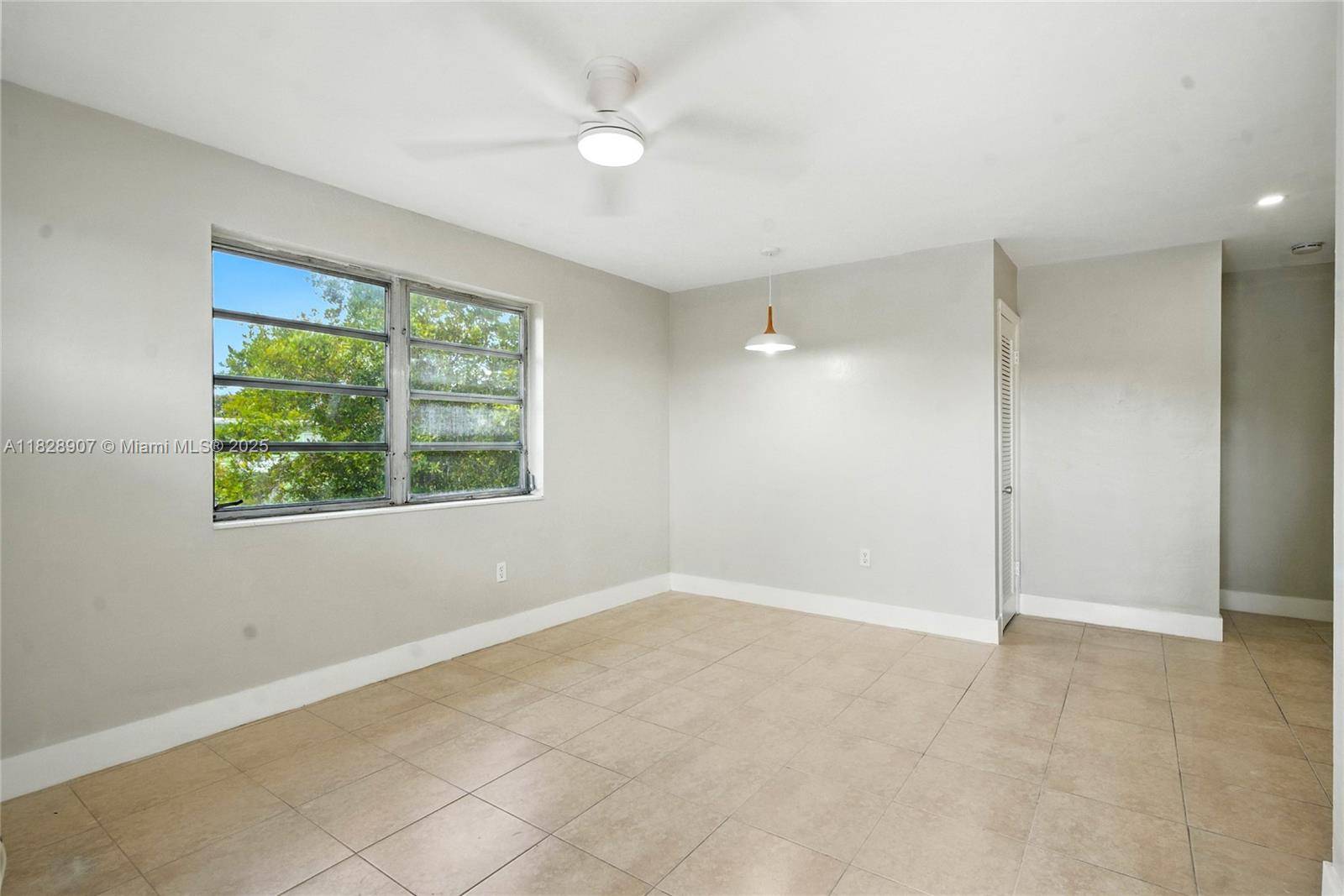 North Miami Beach, FL 33162,2085 NE 169th St #3