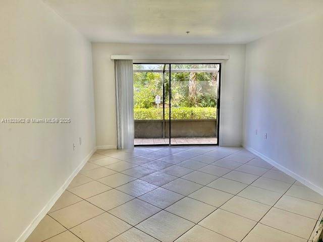 Boynton Beach, FL 33426,2303 N Congress Ave #12