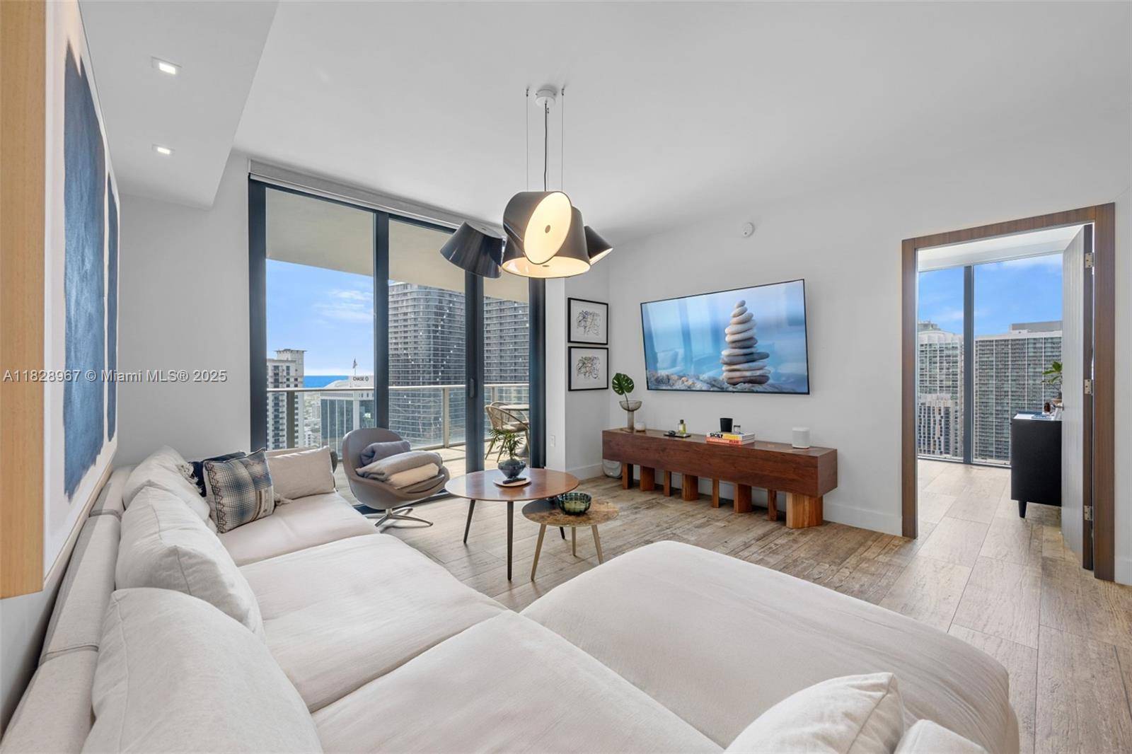 Miami, FL 33131,1010 Brickell Ave #3411