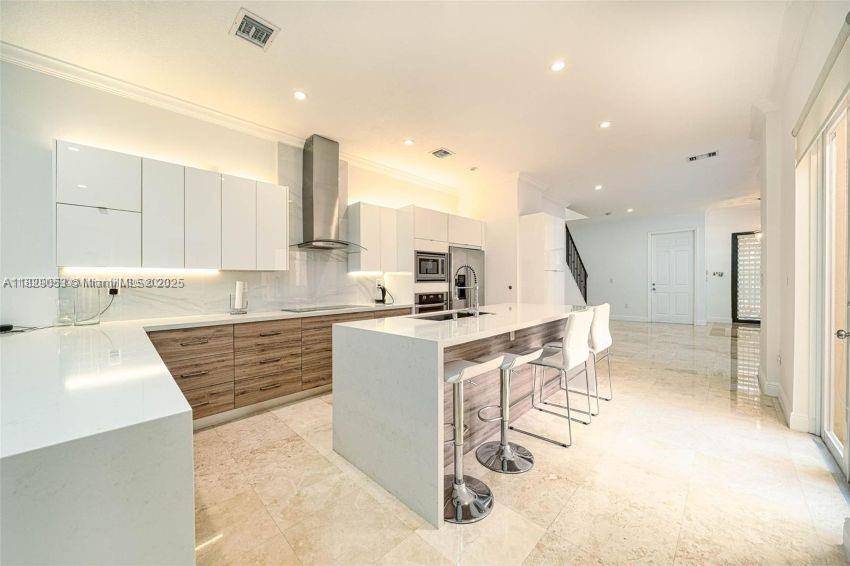 Miami, FL 33133,3050 Elizabeth St #3050