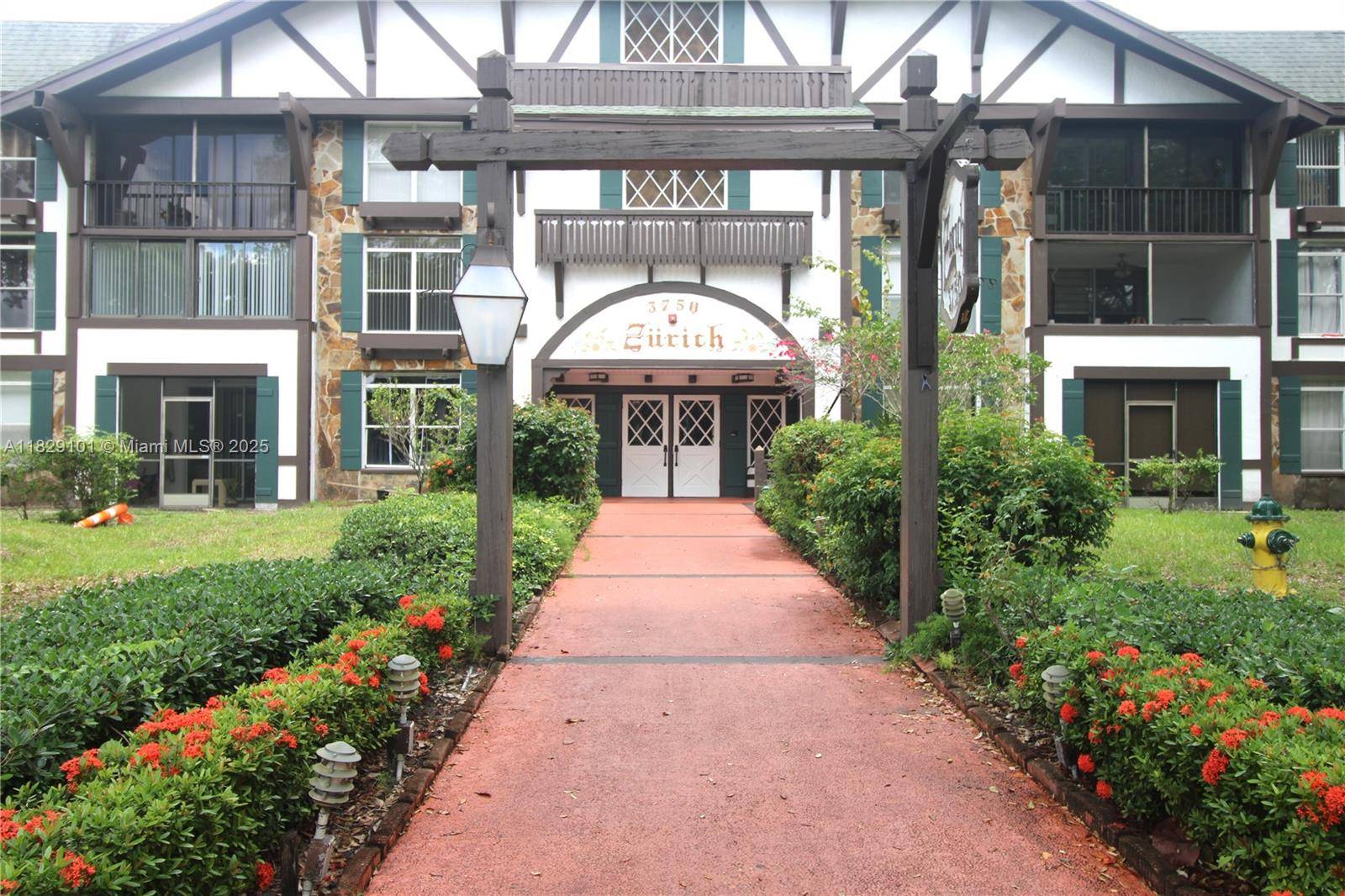 Lauderhill, FL 33319,3750 Inverrary Dr #2A