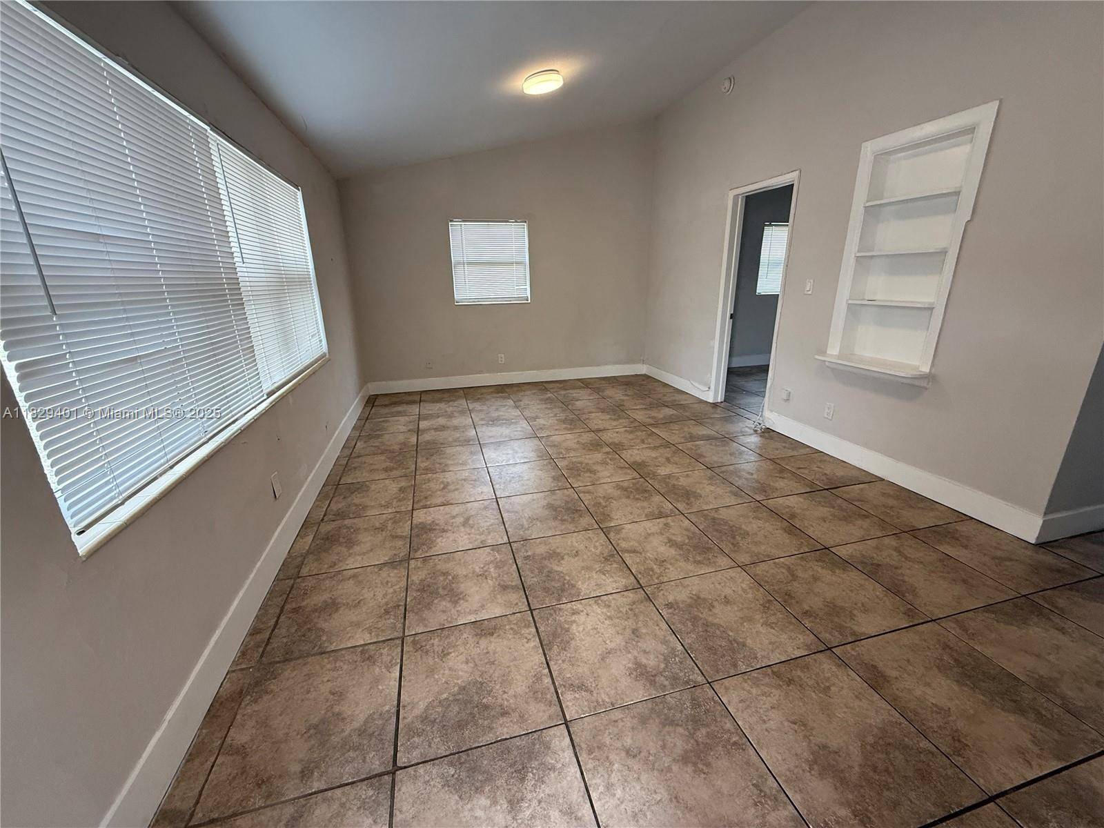 Dania Beach, FL 33004,209 SW 14th St #2