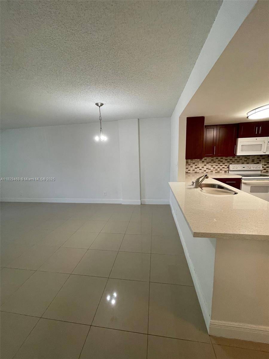 Miami, FL 33156,9001 SW 77th Ave #C105