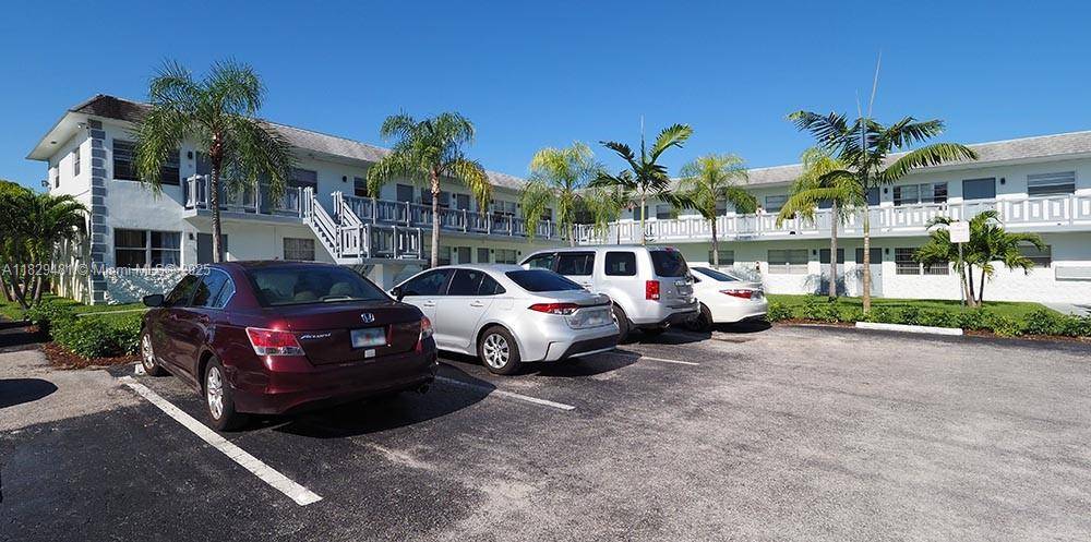 Oakland Park, FL 33334,1045 NE 39th Dr #14