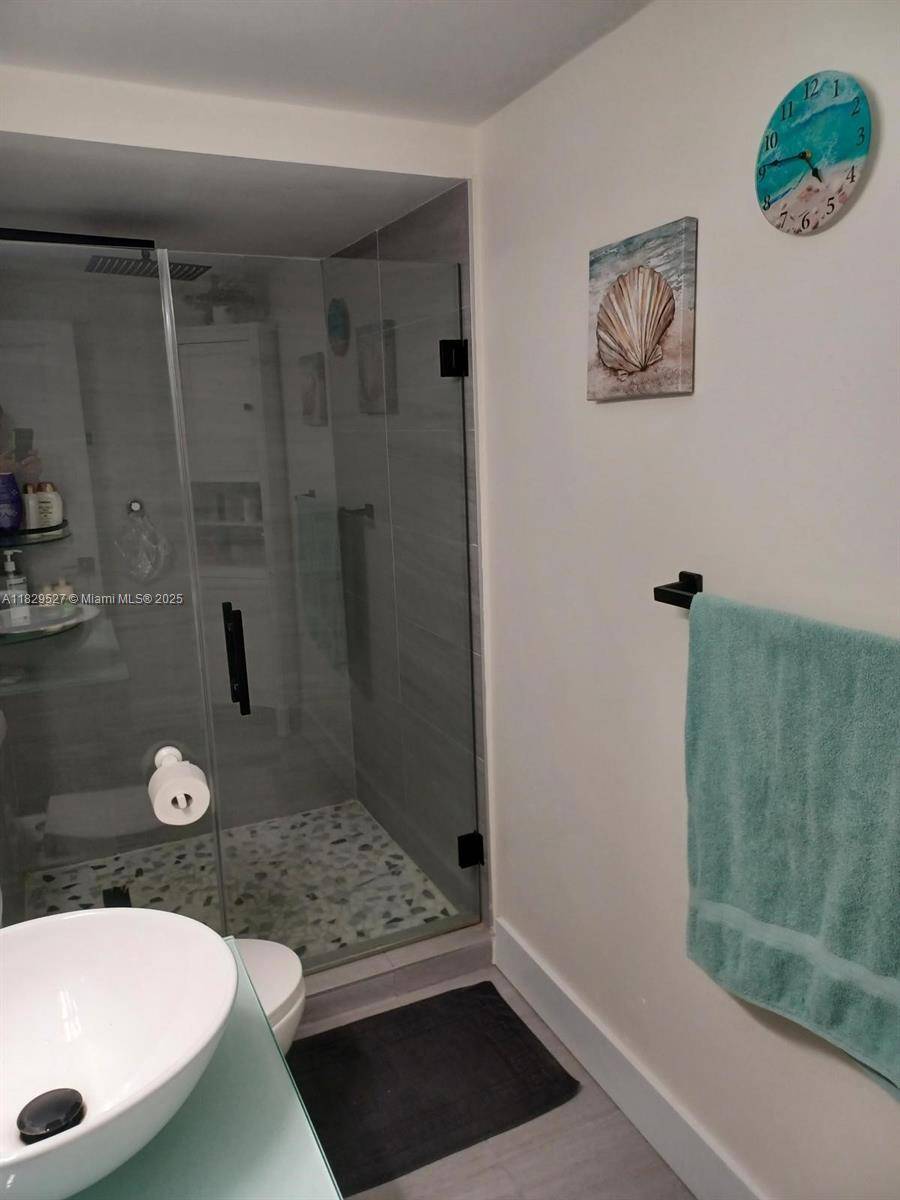 Hollywood, FL 33019,1600 S Ocean Dr #12F