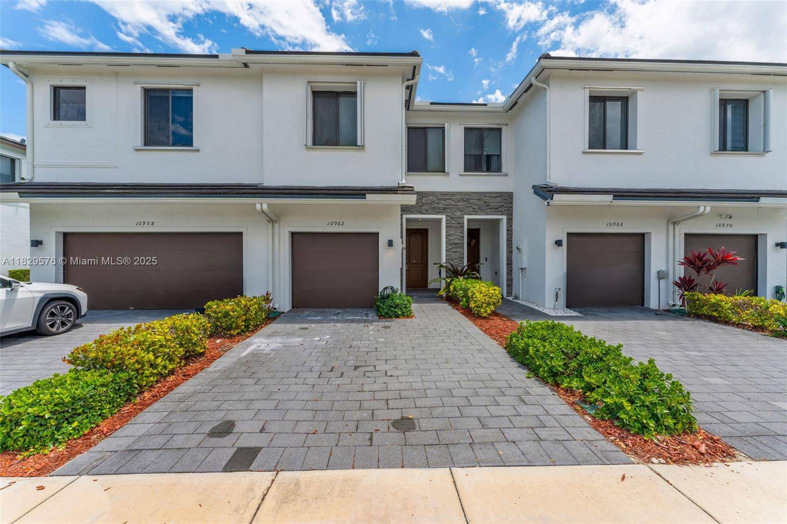Homestead, FL 33032,10962 SW 235