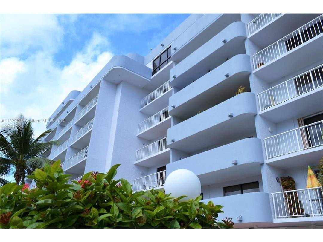 Miami, FL 33181,1650 NE 115th St #304