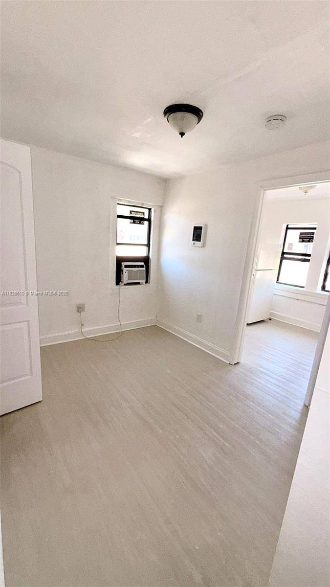 Miami, FL 33128,1140 NW 4th St #5