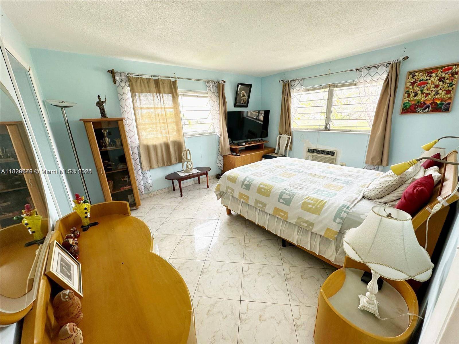 Miami, FL 33162,17001 NE 13th Ave #202