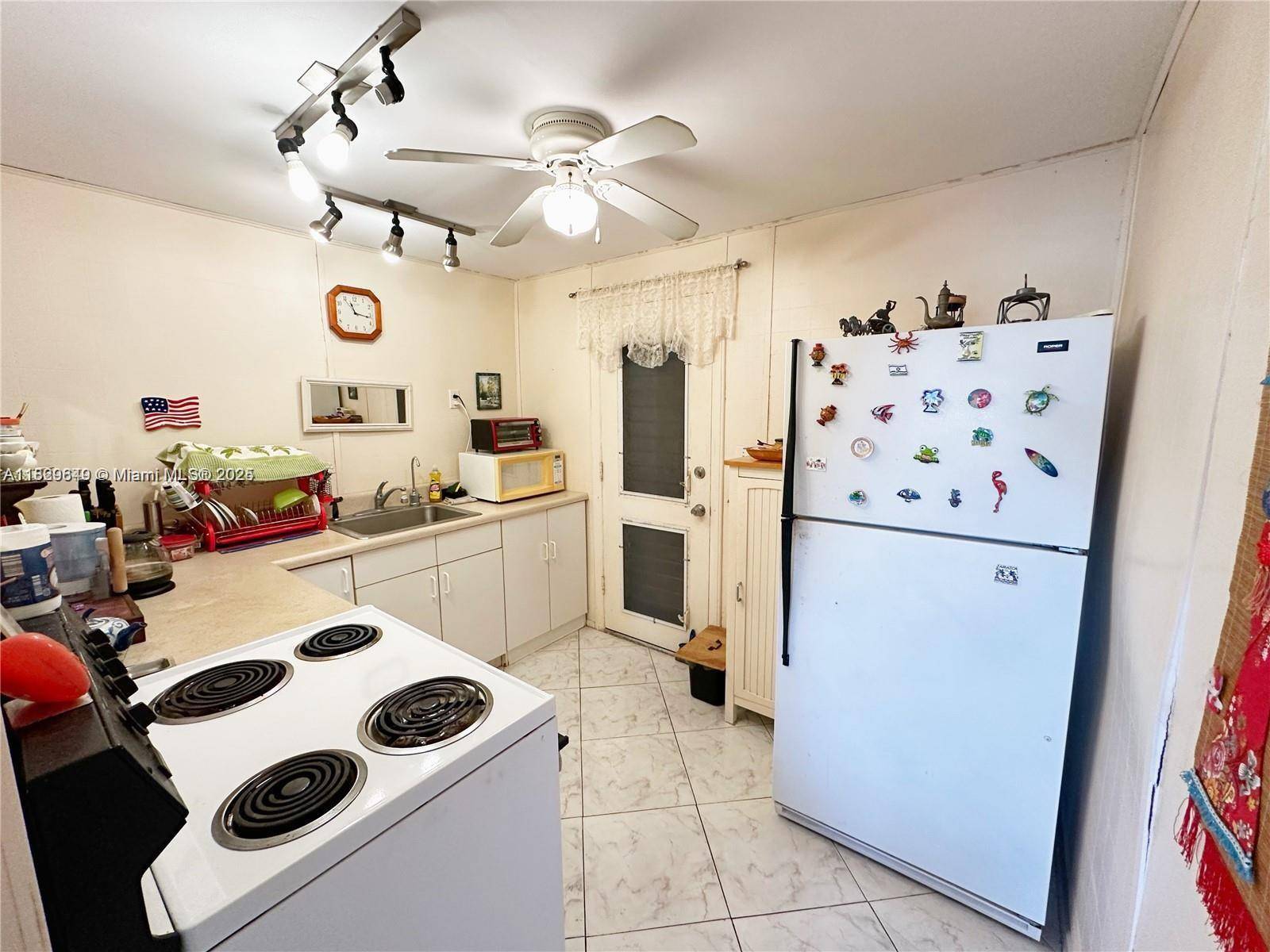 Miami, FL 33162,17001 NE 13th Ave #202