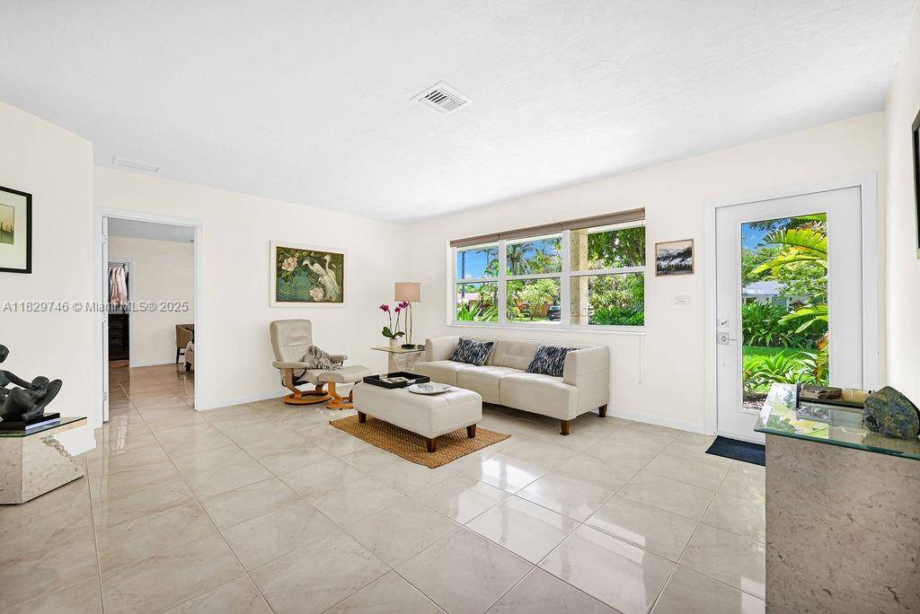 Palmetto Bay, FL 33157,15730 SW 87th Ct
