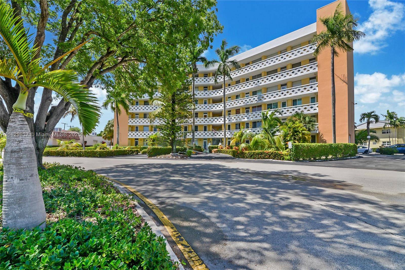 Fort Lauderdale, FL 33304,2400 NE 9th St #201