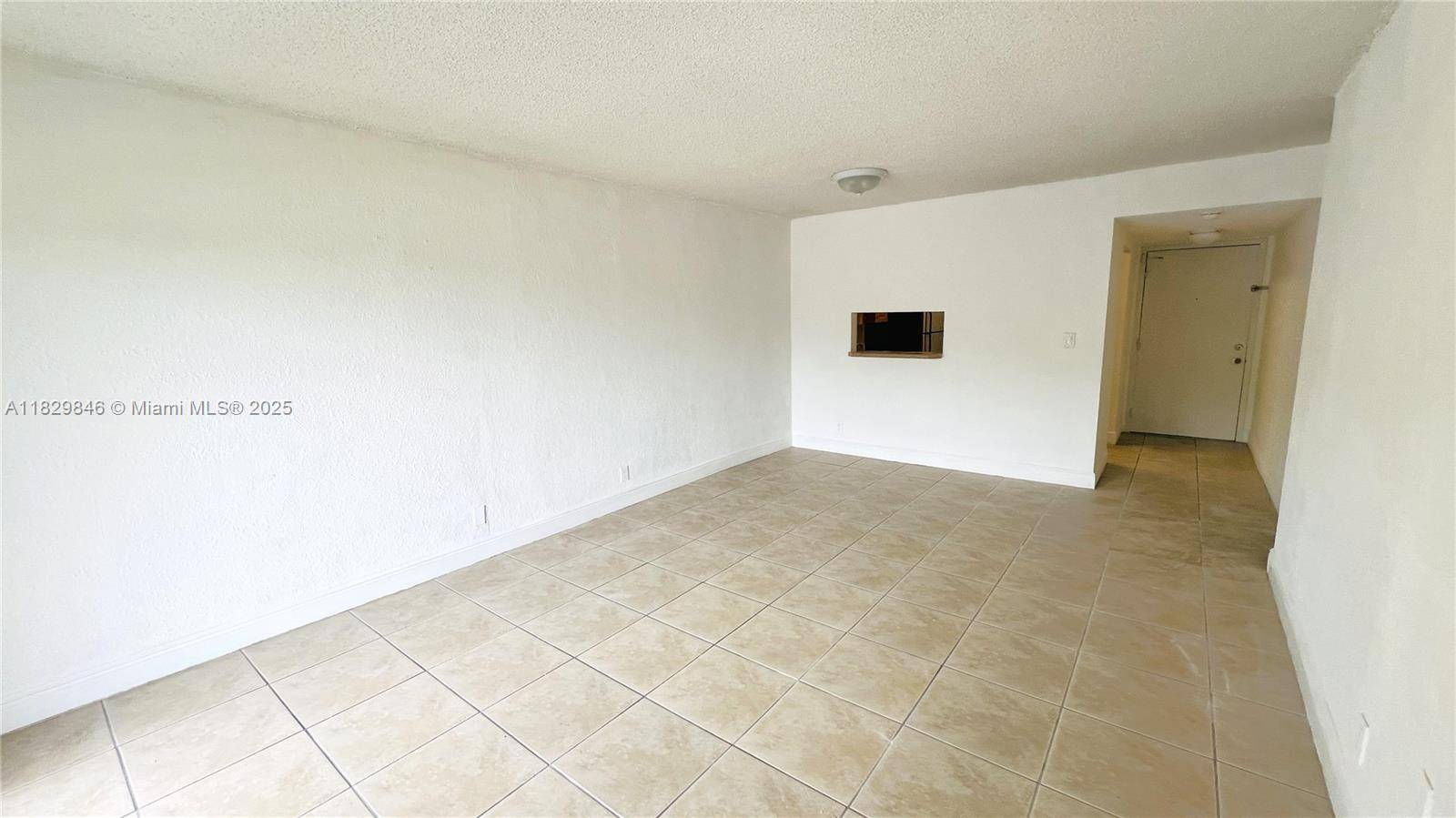 Doral, FL 33166,5201 Geneva Way #206