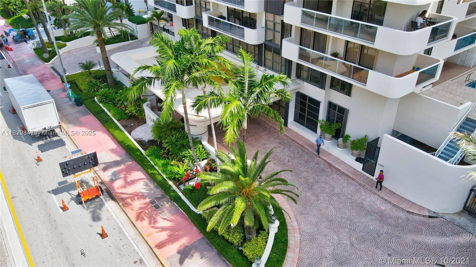 Miami Beach, FL 33140,5757 Collins Ave #1003