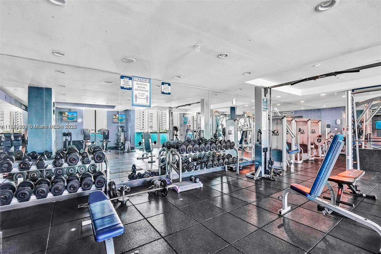 North Bay Village, FL 33141,7910 Harbor Island Dr #1008
