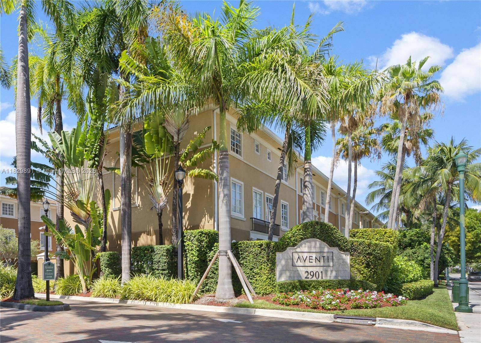 Aventura, FL 33180,2811 NE 185th St #804