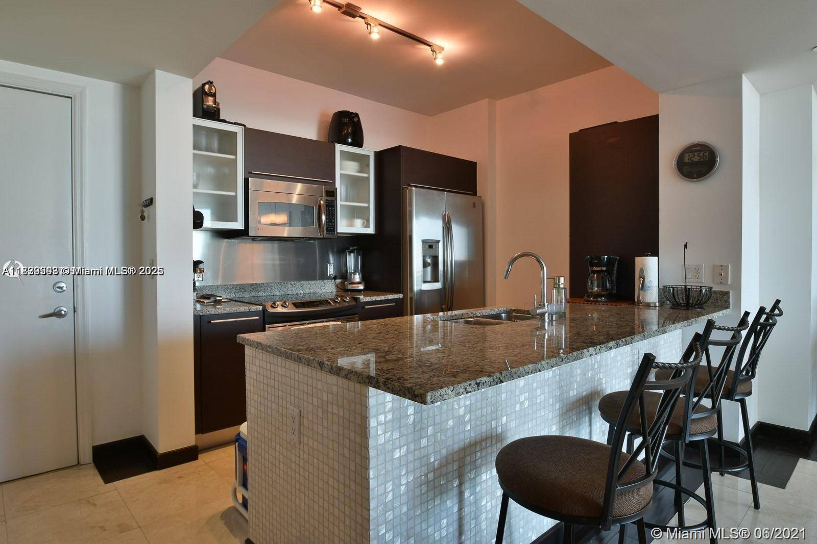 Miami, FL 33131,951 Brickell Ave #2104