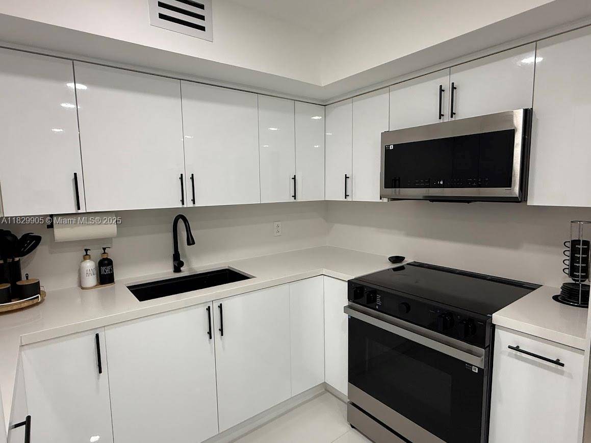 Hialeah, FL 33012,6070 W 19th Ave #107