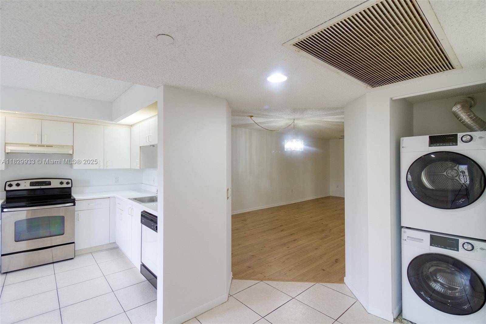 Pembroke Pines, FL 33027,571 SW 142nd Ave #209O