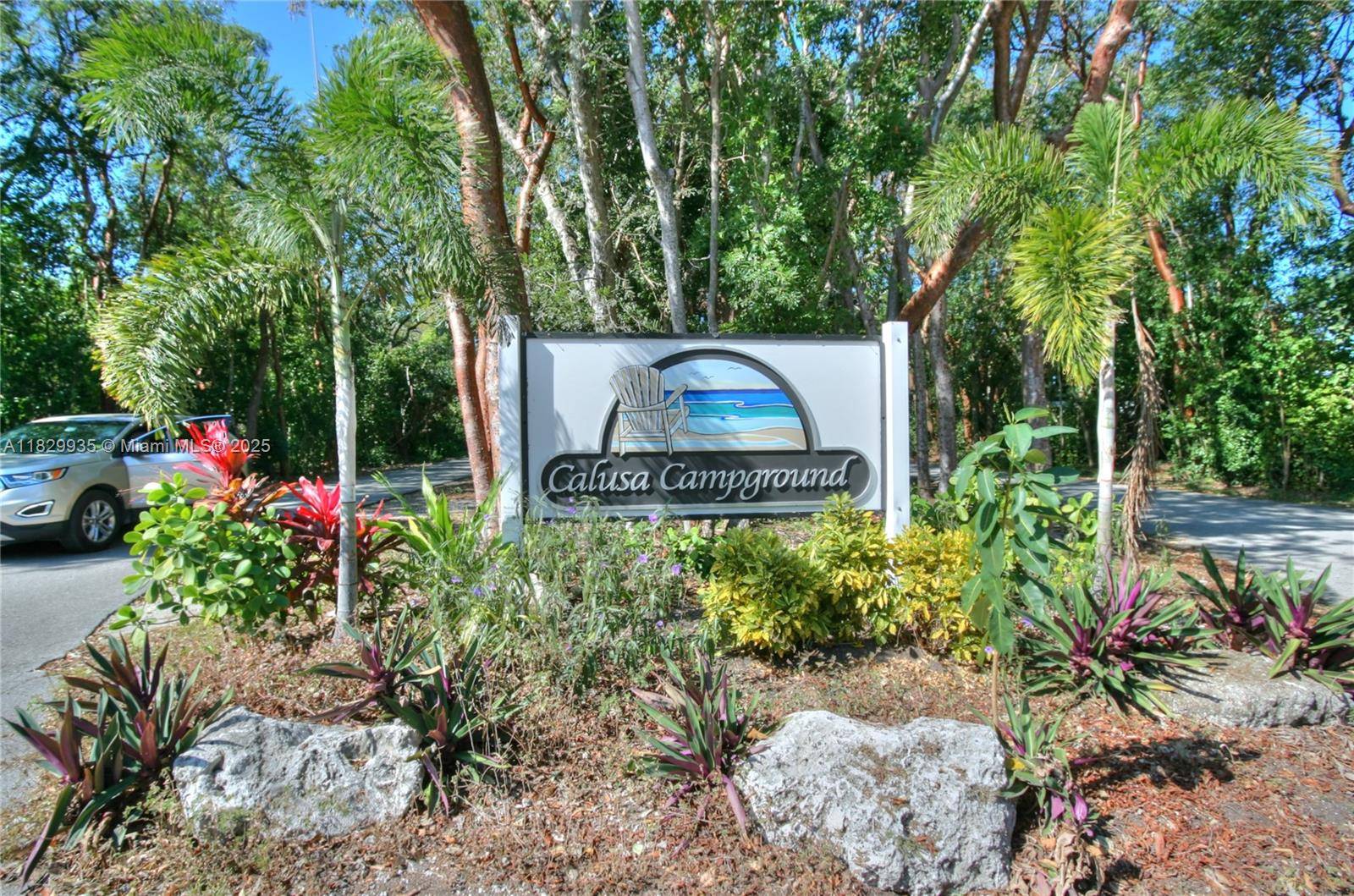 Key Largo, FL 33037,325 Calusa St
