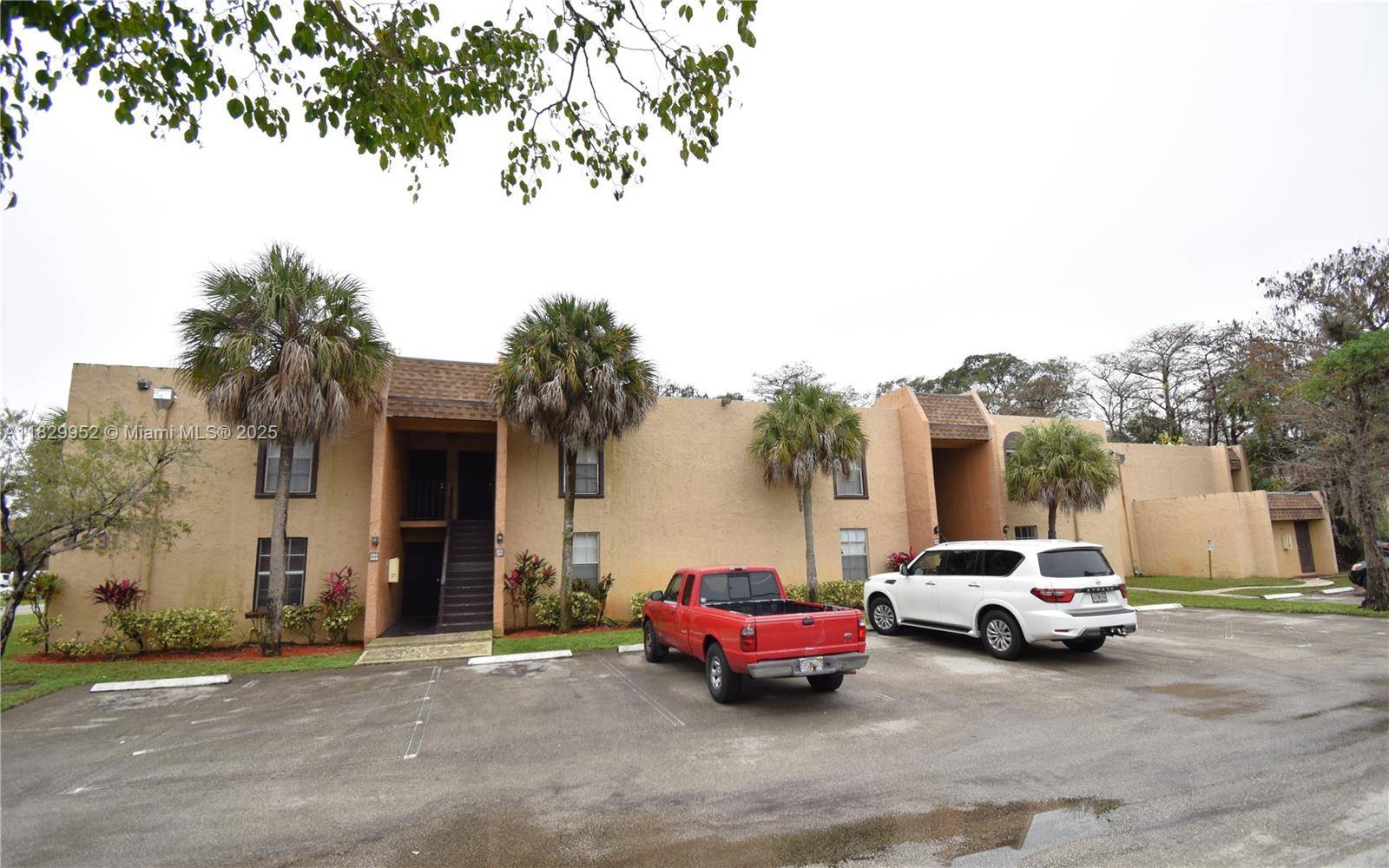 Lauderhill, FL 33313,4231 NW 19th St #256