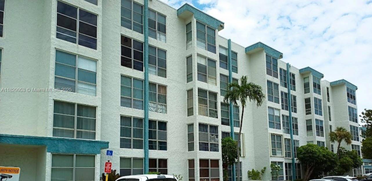Sunny Isles Beach, FL 33160,17560 Atlantic Blvd #119