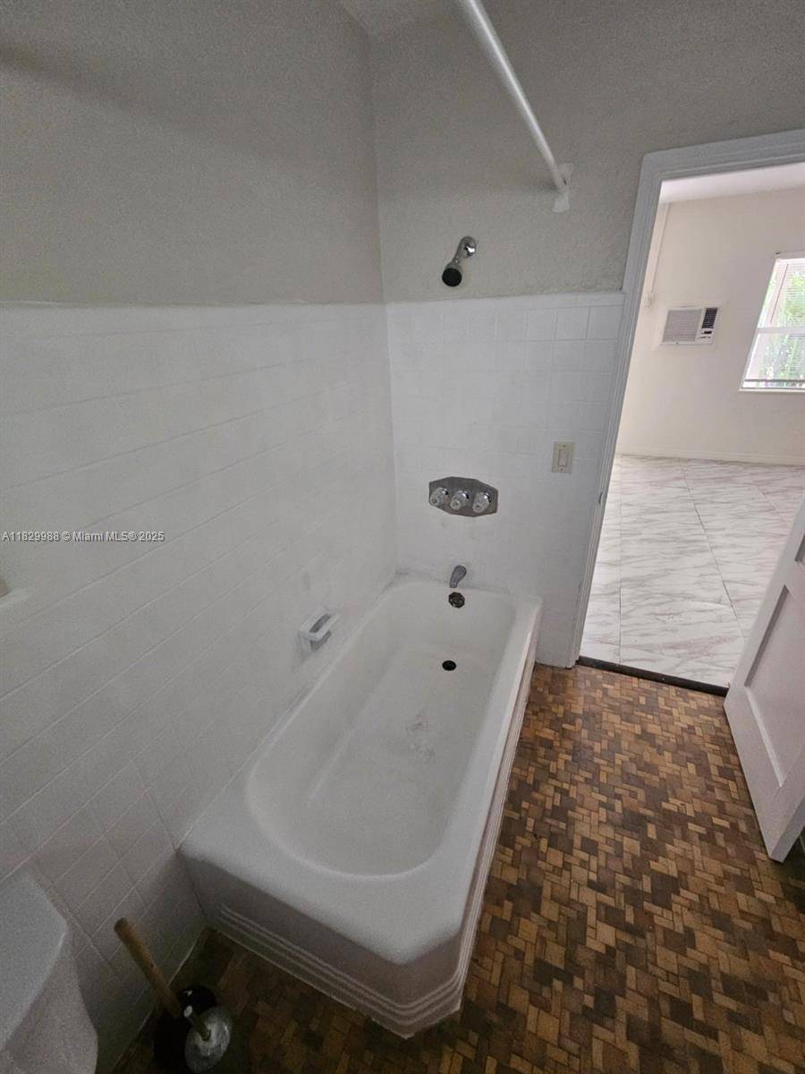 Fort Lauderdale, FL 33304,1219 NE 6th St #1