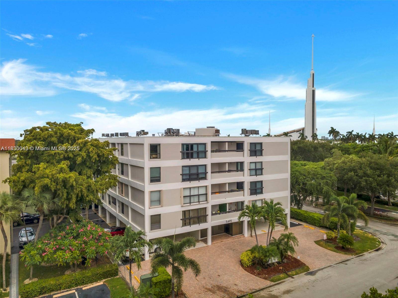 Fort Lauderdale, FL 33308,5495 NE 25th #200