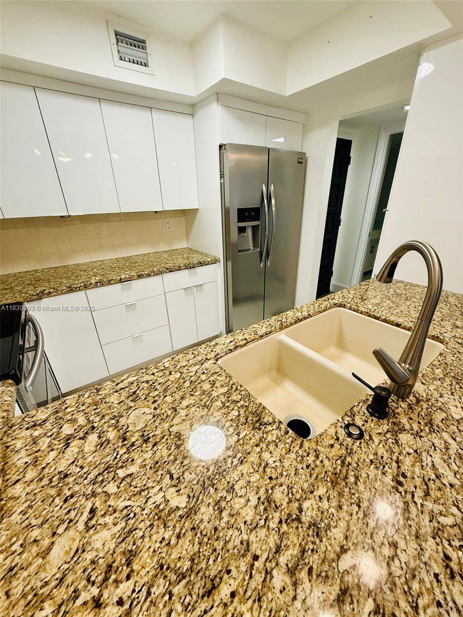 Hollywood, FL 33021,3800 N Hills Dr #312