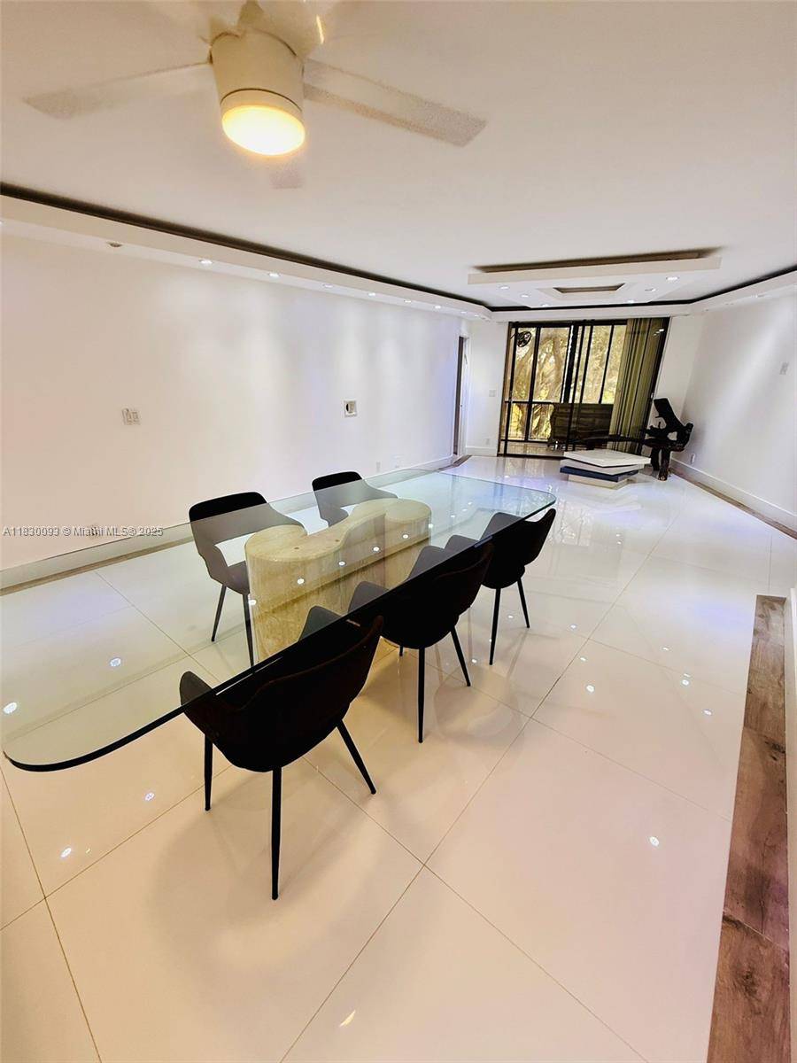 Hollywood, FL 33021,3800 N Hills Dr #312