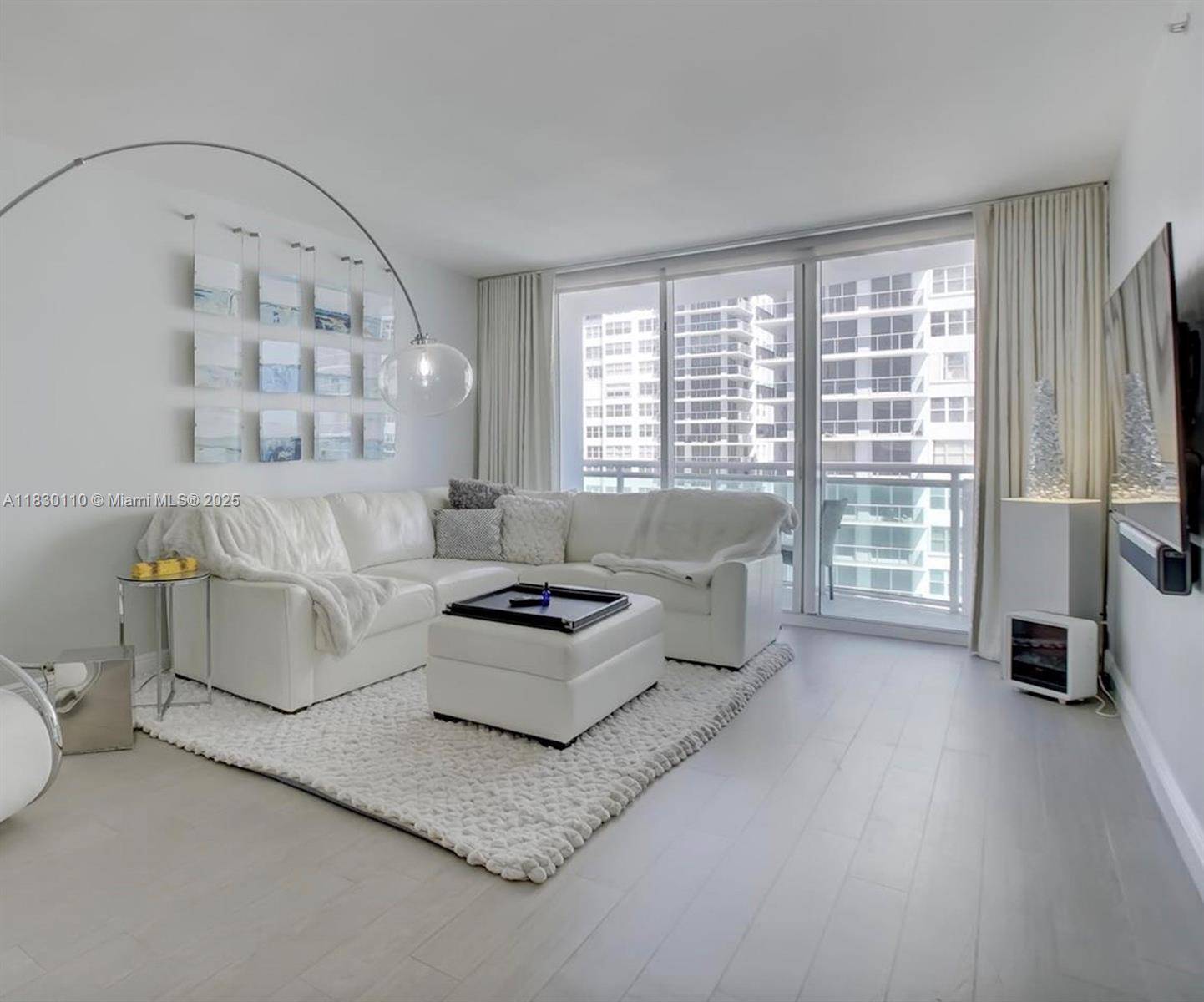Hollywood, FL 33019,3001 S Ocean Dr #1007
