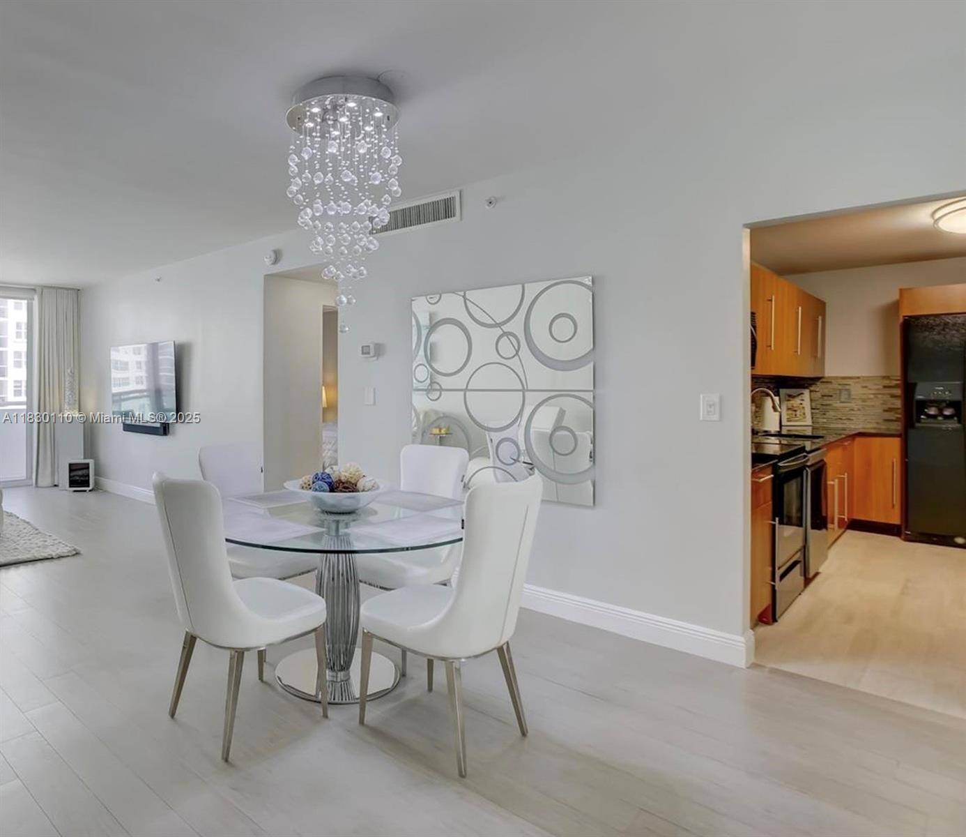 Hollywood, FL 33019,3001 S Ocean Dr #1007