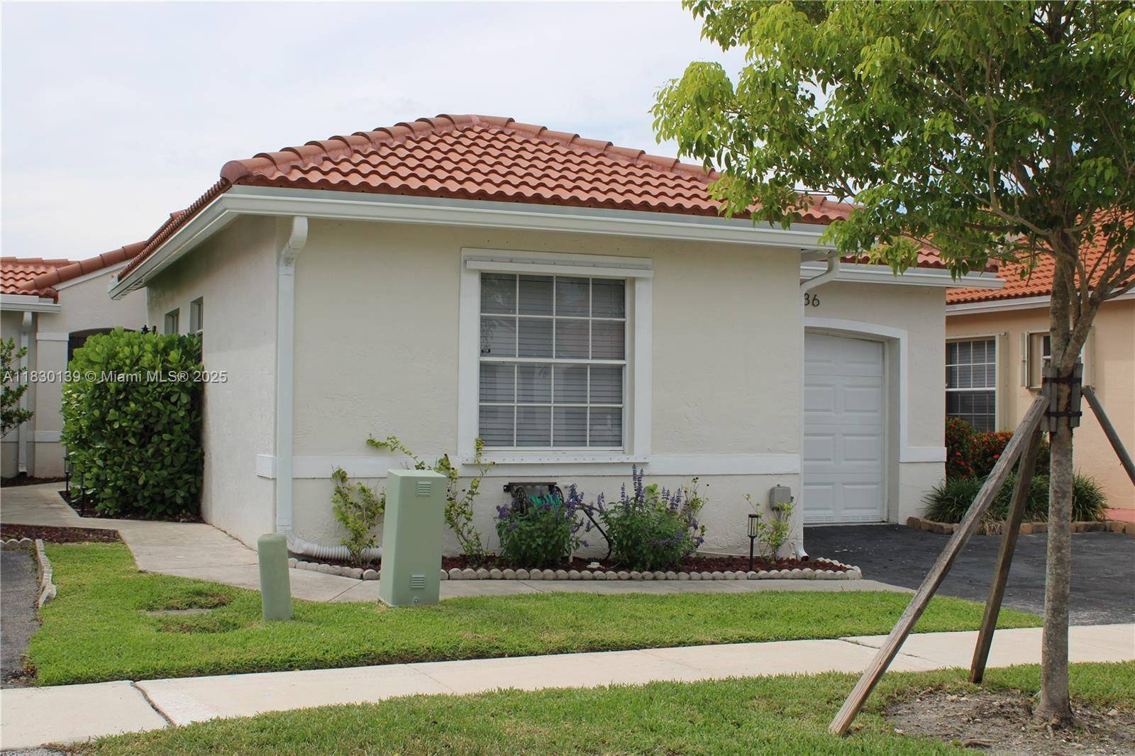 Pembroke Pines, FL 33029,936 SW 180th Ter
