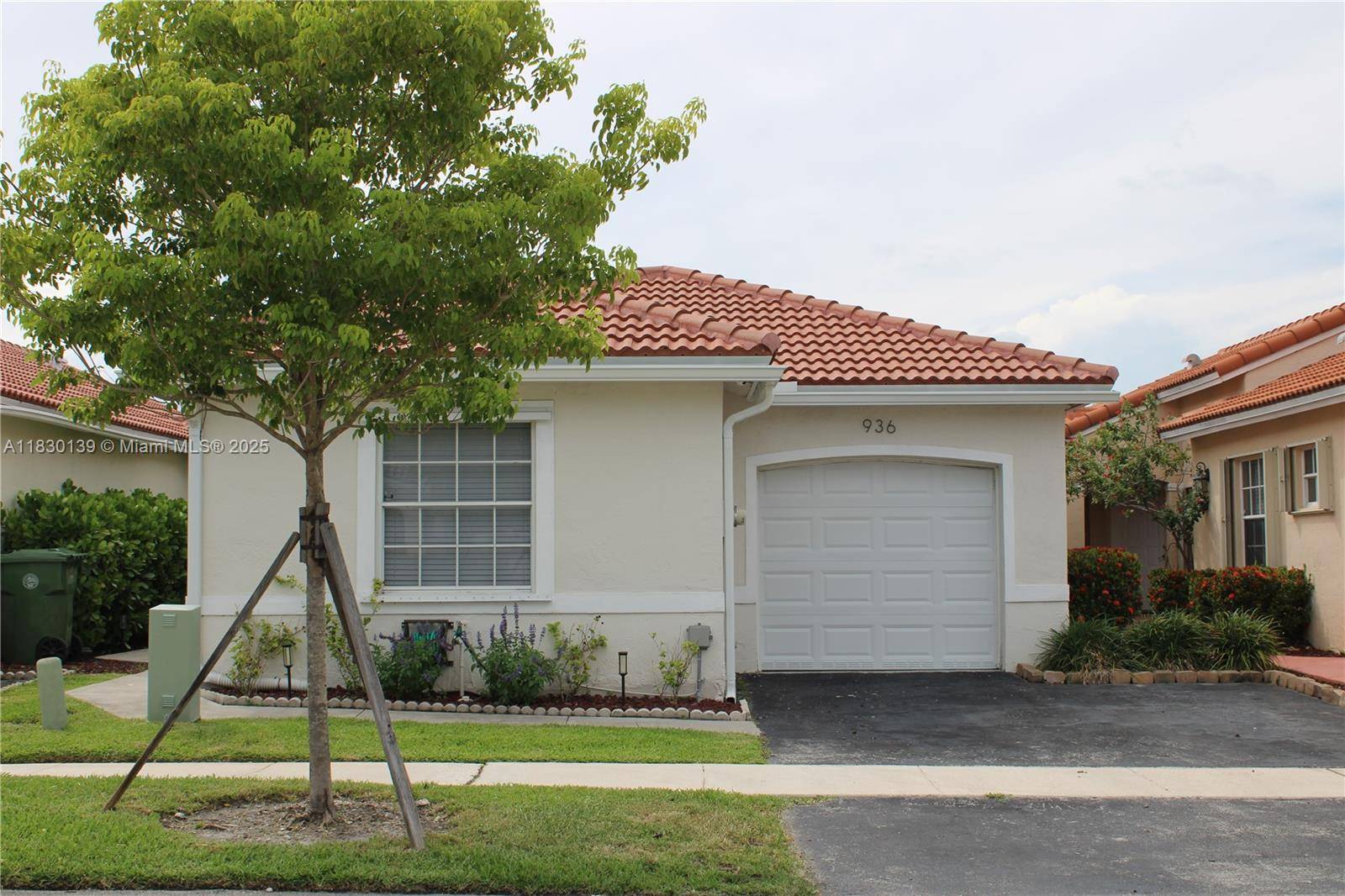 Pembroke Pines, FL 33029,936 SW 180th Ter