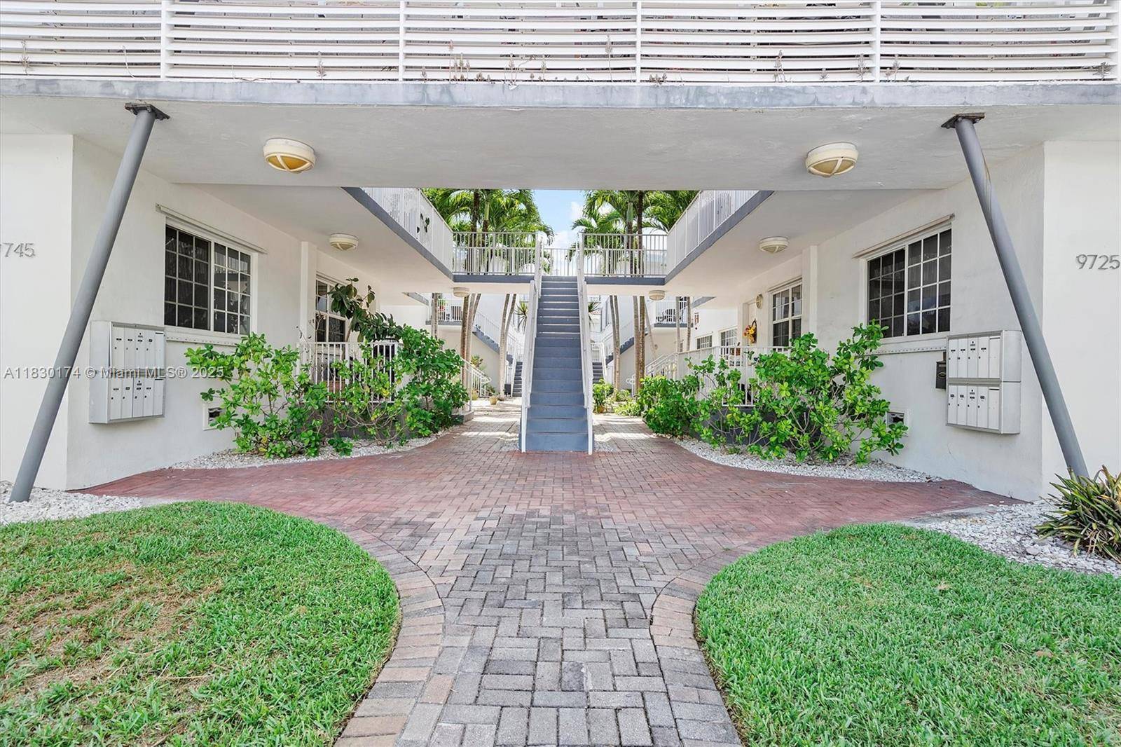 Bay Harbor Islands, FL 33154,9745 Bay Harbor Ter #6
